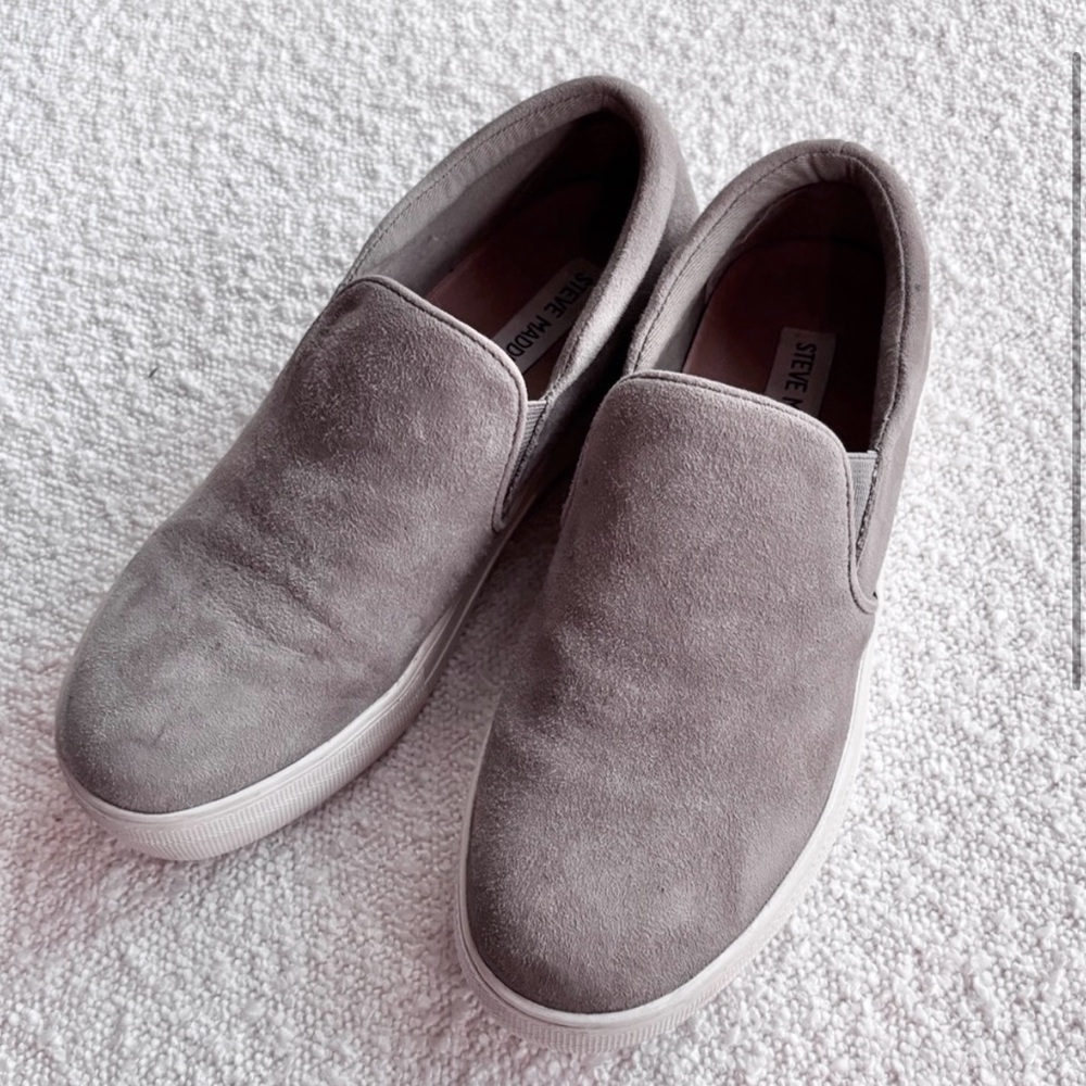Steve Madden Size 7 Taupe Shoes near perfect condition SOLD OUT ONLINE